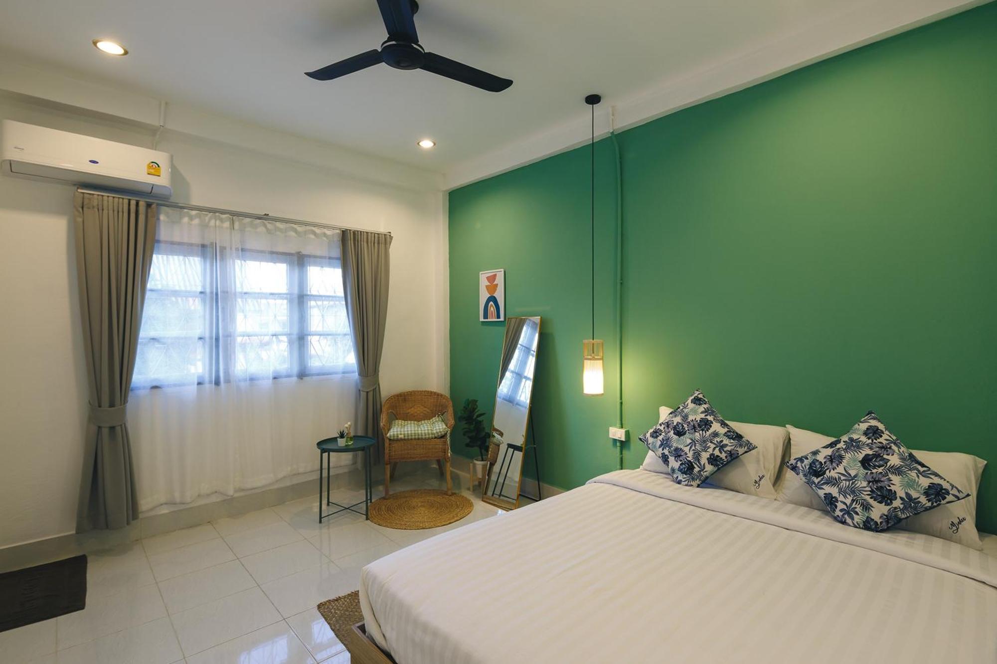 Yindee Travellers Lodge Нан Екстер'єр фото