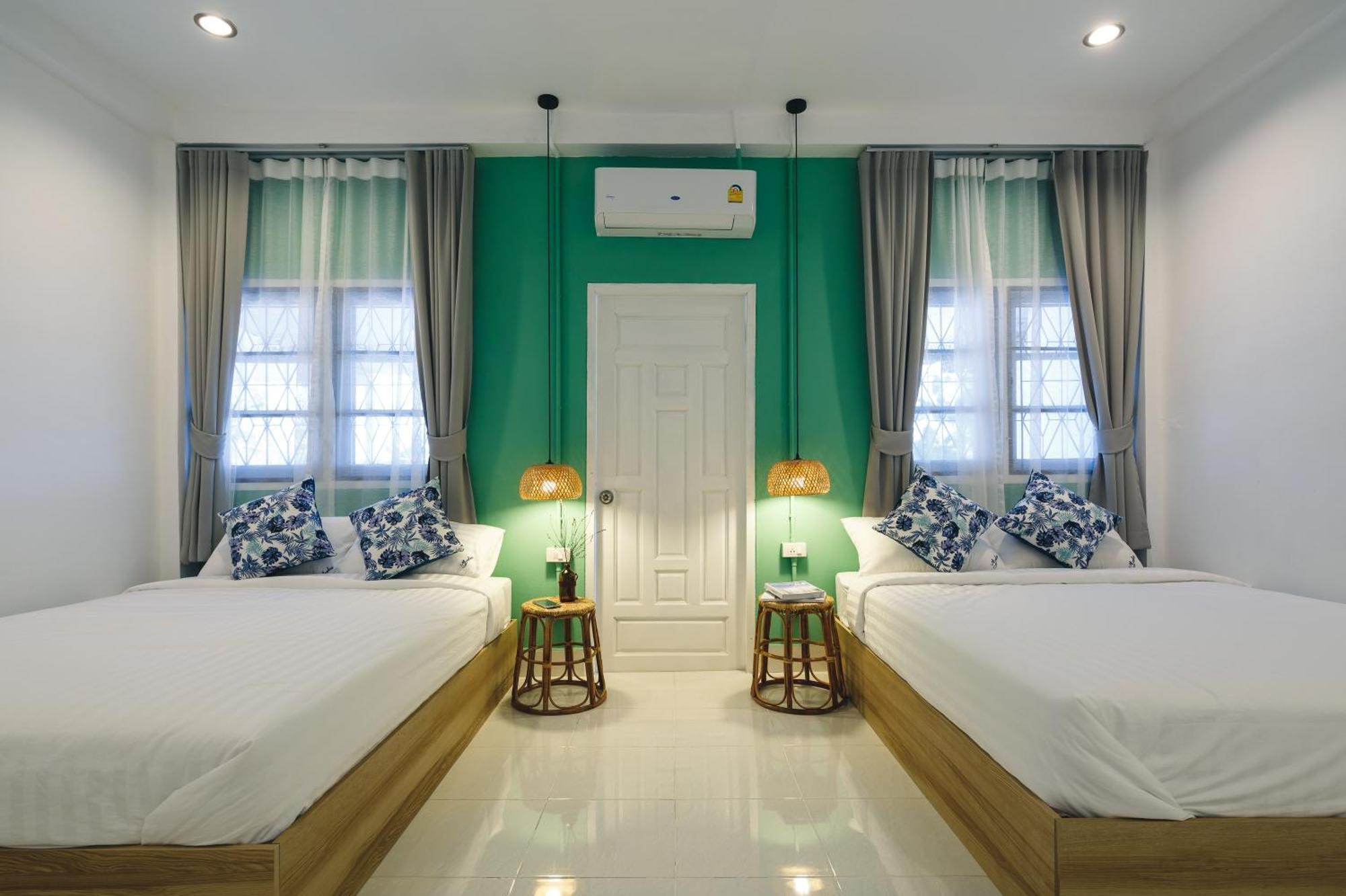 Yindee Travellers Lodge Нан Екстер'єр фото