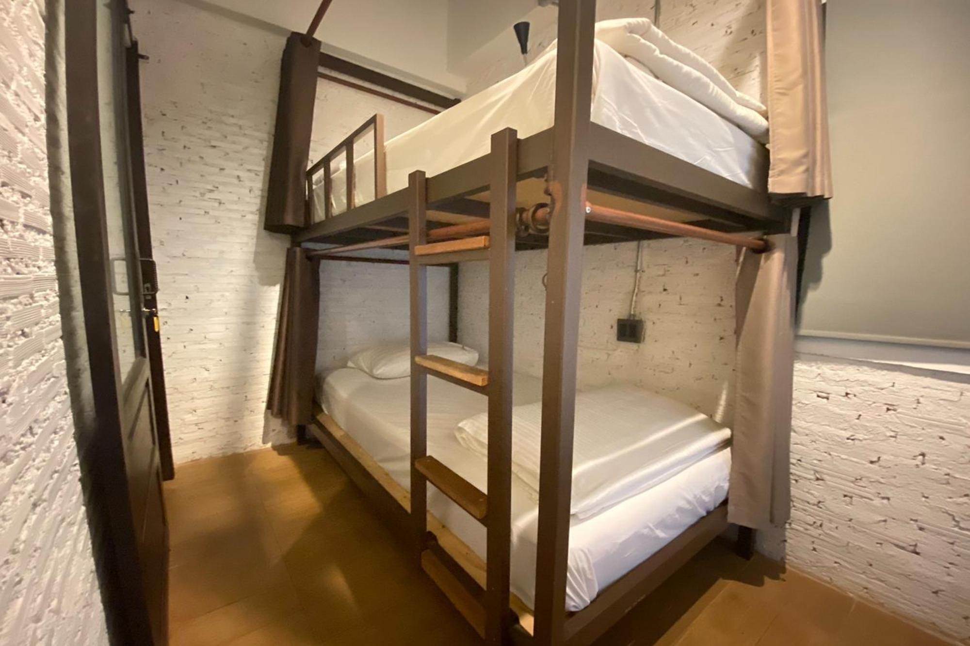 Yindee Travellers Lodge Нан Екстер'єр фото