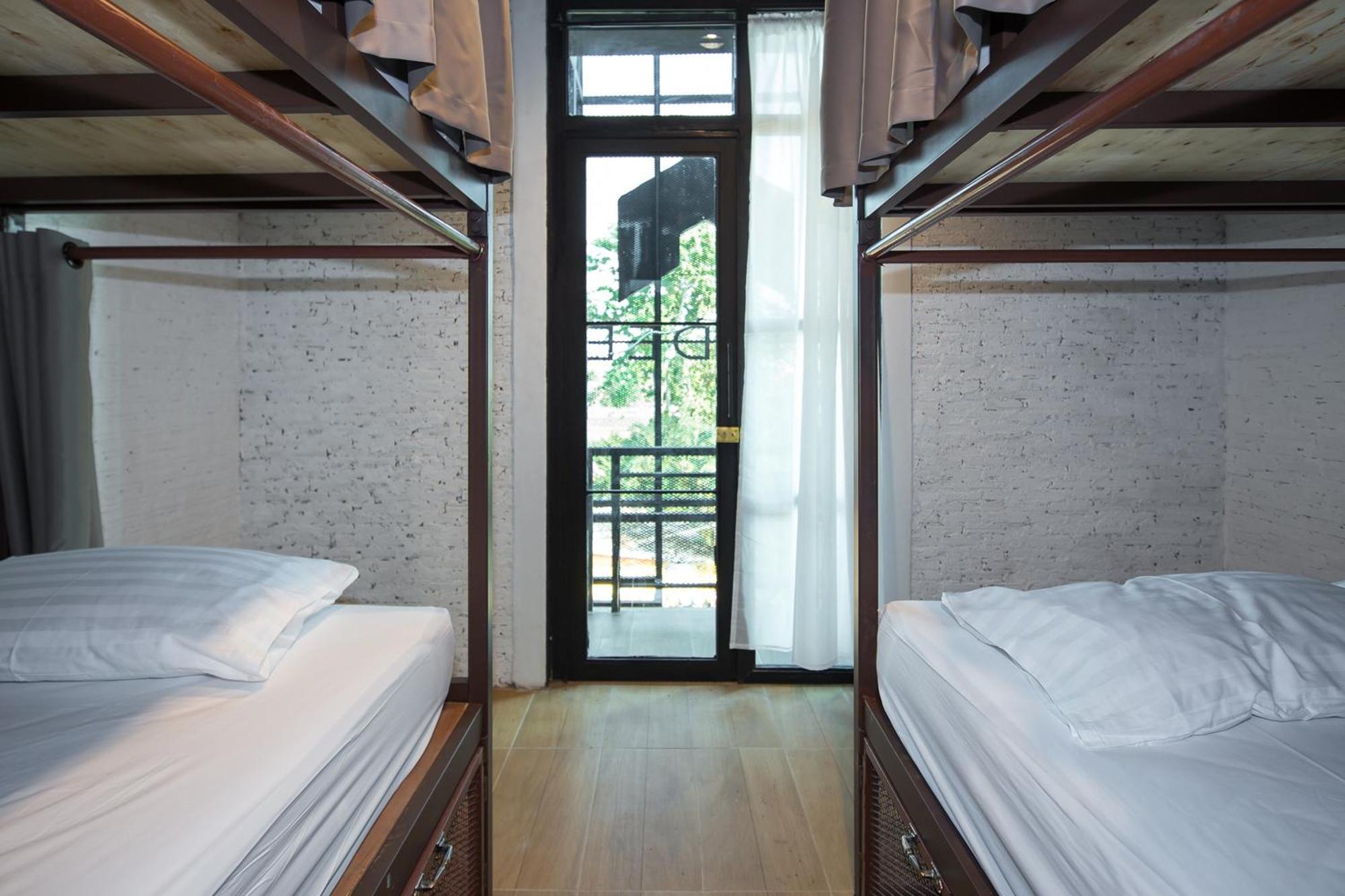 Yindee Travellers Lodge Нан Екстер'єр фото